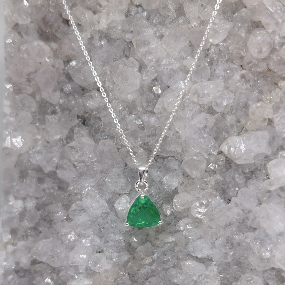 Elegant Emerald Gemstone Pendant Necklace 925